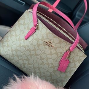 Coach Tatum (Similar 2 Charlie) Carryall signature